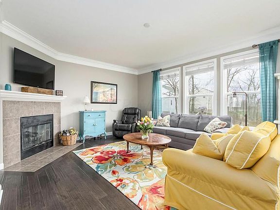 3rd image of 335 McElhinny Ln