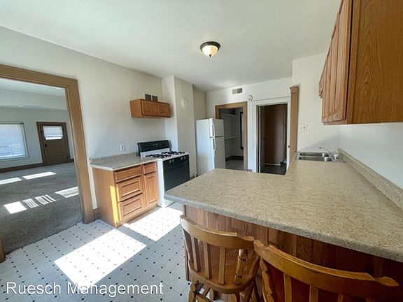5th image of 922 Lyndon St #922