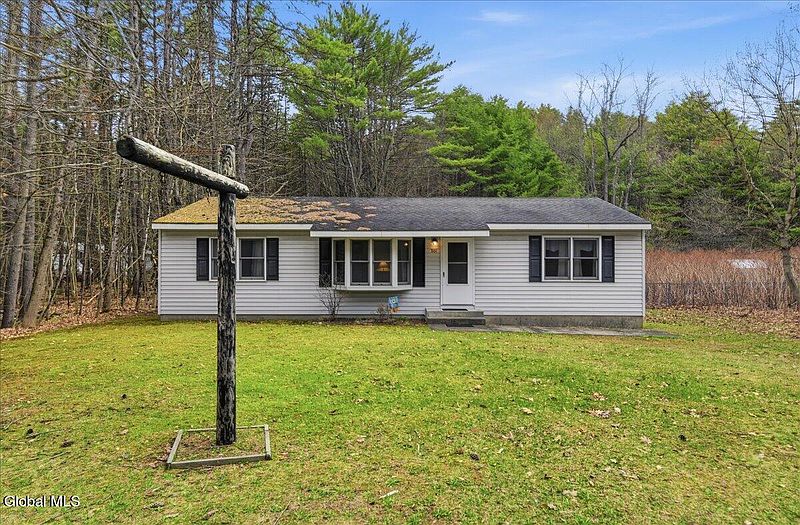 3rd image of 861 Lake Avenue