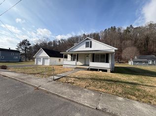 261 Central Ave, White Sulphur Springs, WV 24986