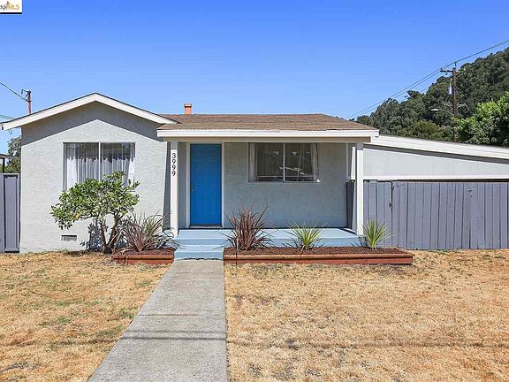 2nd image of 3999 Edgemoor Pl