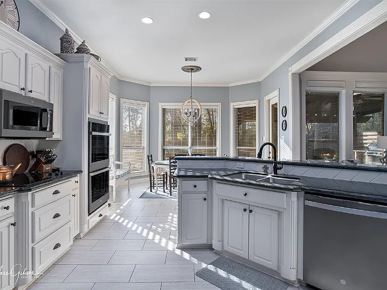 1310 Bay Ridge Dr — Photo 13