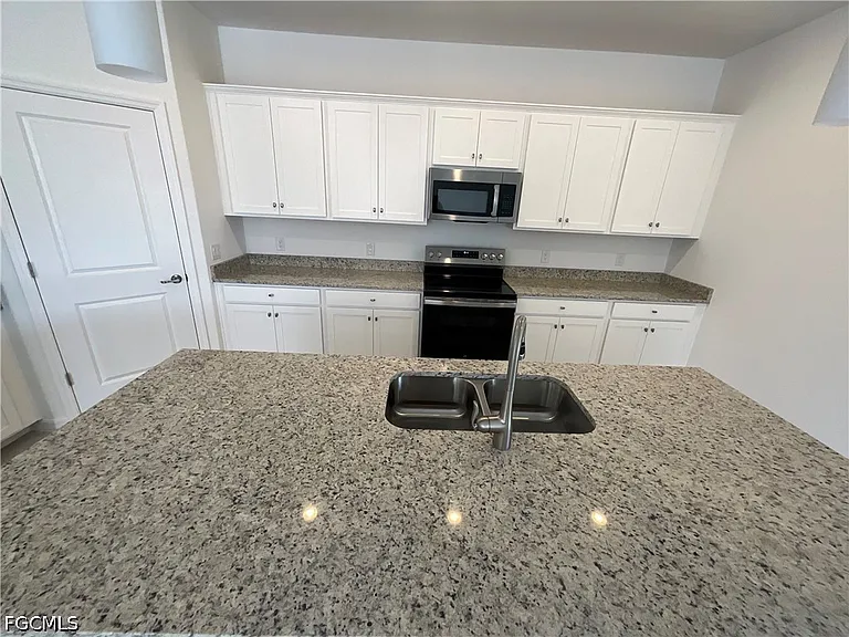 14570 Palamos Cir — Photo 6