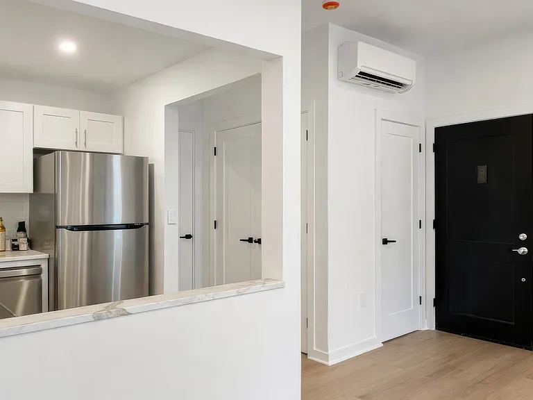 208 Warren St #3 — Photo 5