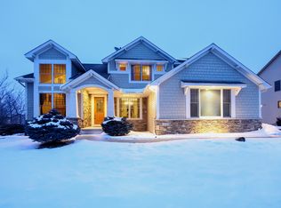 1870 Carriage Dr, Victoria, MN 55386