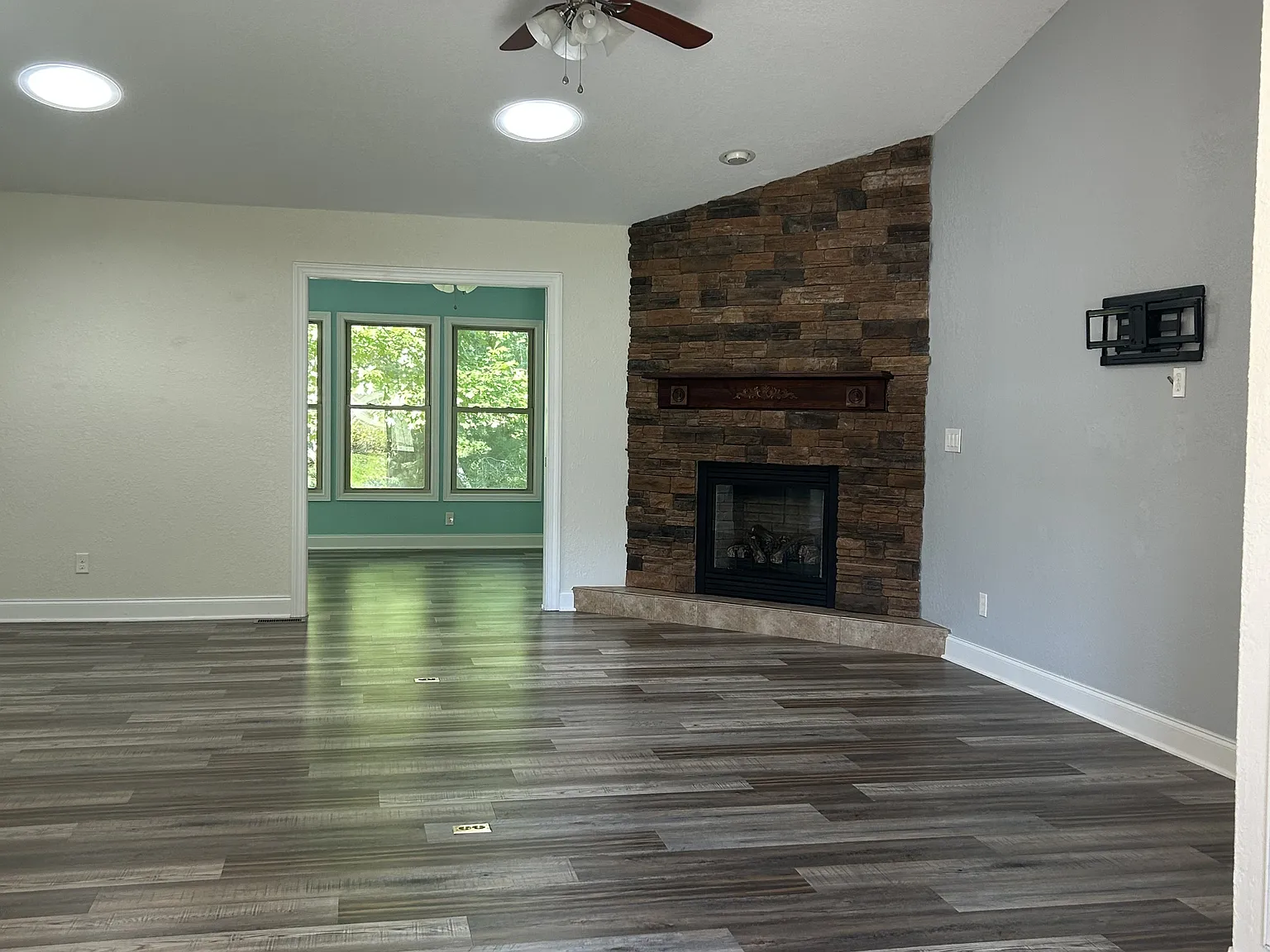 40 Brooks Lane - . — Photo 3