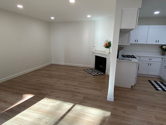 3rd image of 887 15th St W APT A201