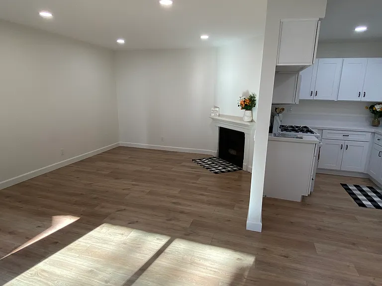 887 15th St W #A201 — Photo 3