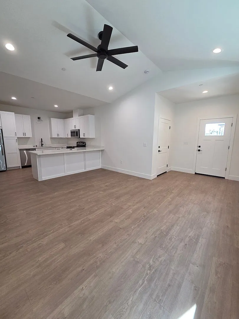 New Build on Old Alturas - ALL Electric with City of Redding Solar! — Photo 4