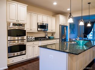704 Sentry Sq, Oxon Hill, MD 20745