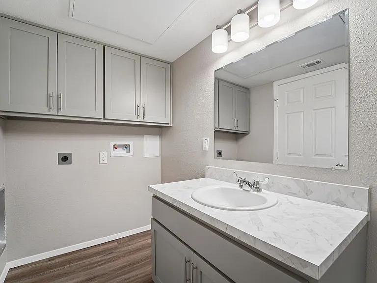 Crosby at Westchase Apartments — Photo 109