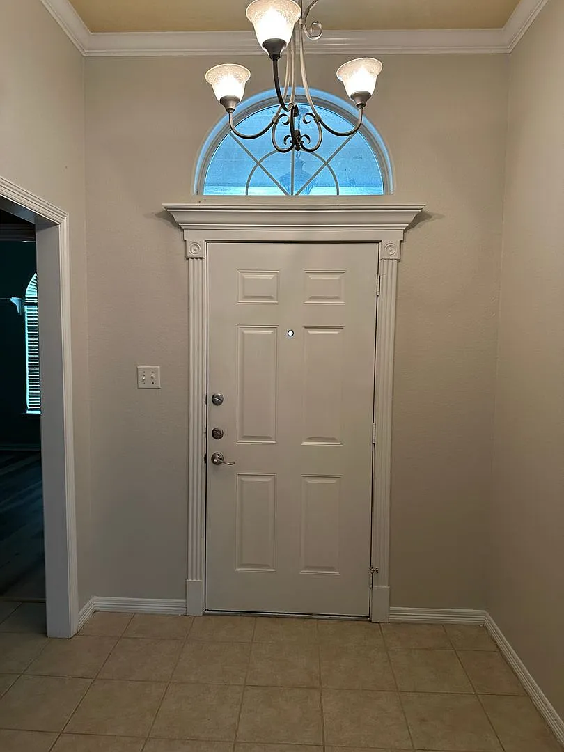 College Station -3 Bedroom / 2 Bath / 2 Car Garage / Fenced In Back Yard. In Edelweiss Gartens — Photo 4