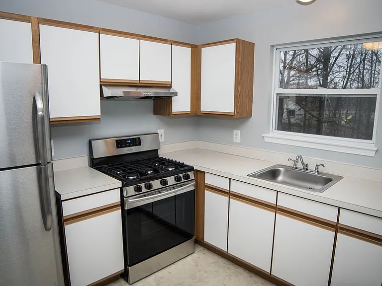 484 Waverly Cmns — Photo 10