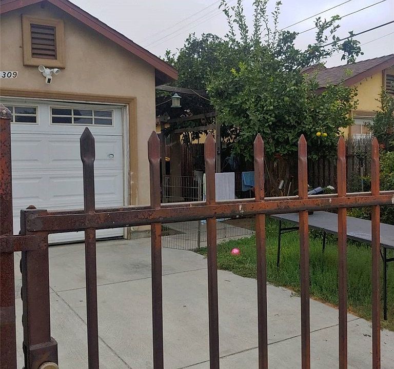 1st image of 2309 E 108th St