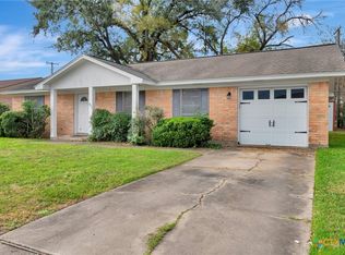 2011 Mission Dr, Victoria, TX 77901