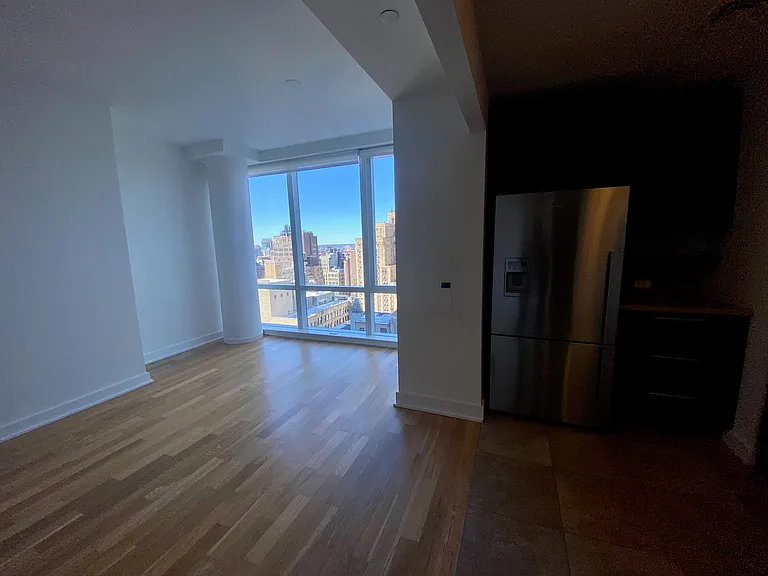 885 6th Ave #29A — Photo 7