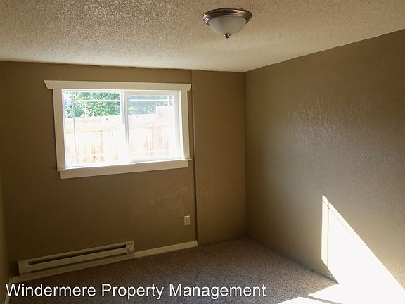 4th image of 629 SE 6th St