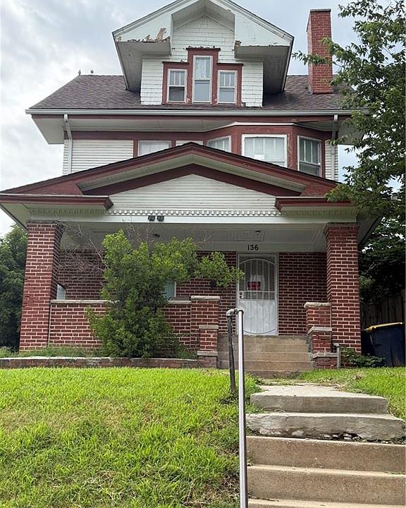 1st image of 136 Spruce Ave