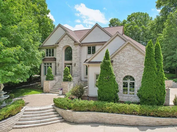 18975 Ashbourne LANE, Brookfield, WI 53045