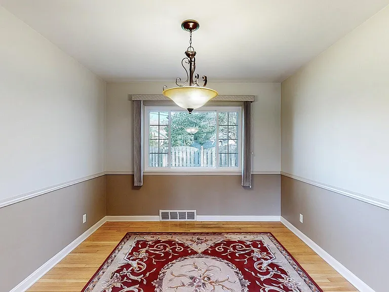 1835 Phelps Ave — Photo 13