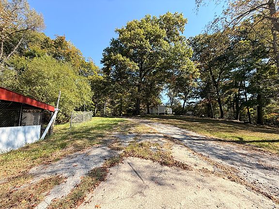 4th image of 328 E Mallow Rd