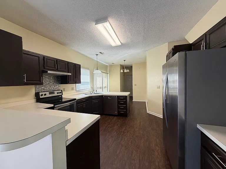 160 Wainwright Mnr — Photo 7