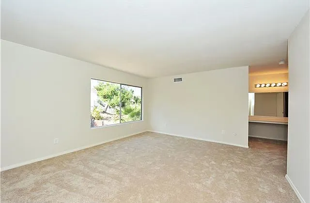 13282 Deron Ave — Photo 7