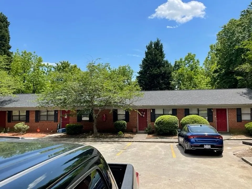 1000 Rucker St