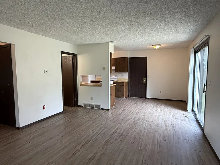 1031 Davidson Dr — Photo 6