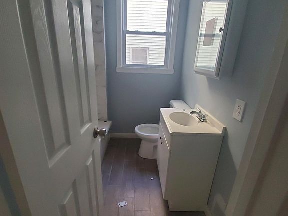 2nd image of 43 Underwood St Floor 1