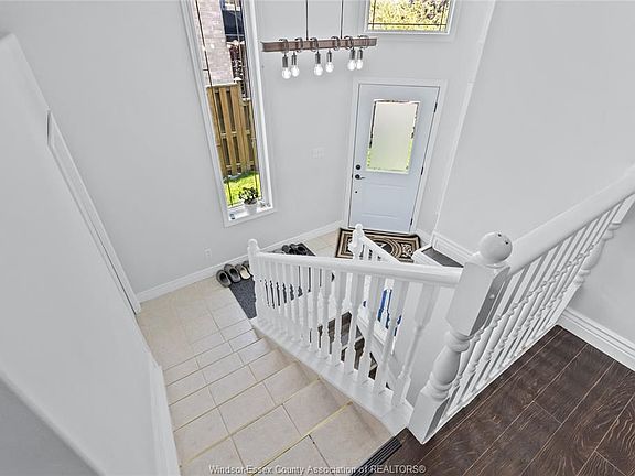 4th image of 1033 King Charles St