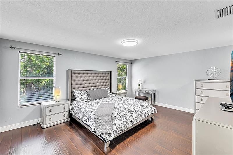 1st image of 287 Berenger Walk