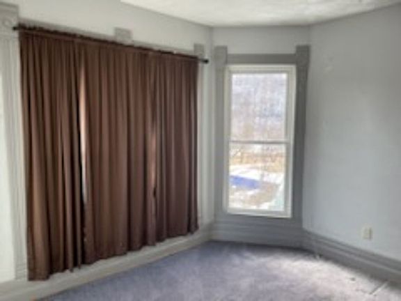 5th image of 209 College St