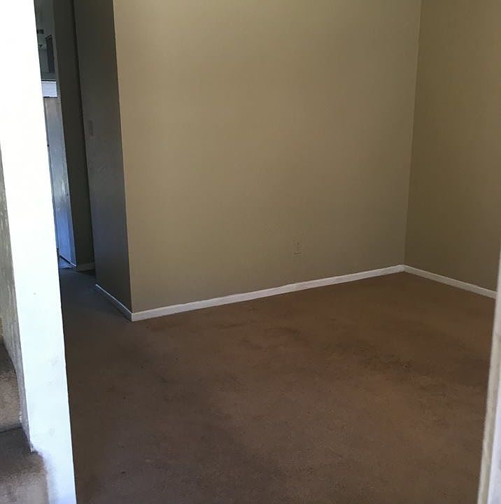 1st image of 905 Bruce Way