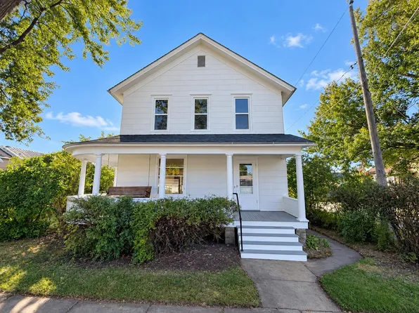 1009 16th St, Menominee, MI 49858