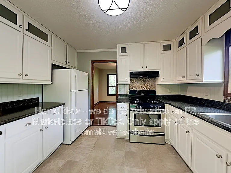 2551 Hunton Ct NE — Photo 9