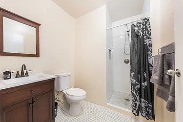 Rented by Ozymandius Realty