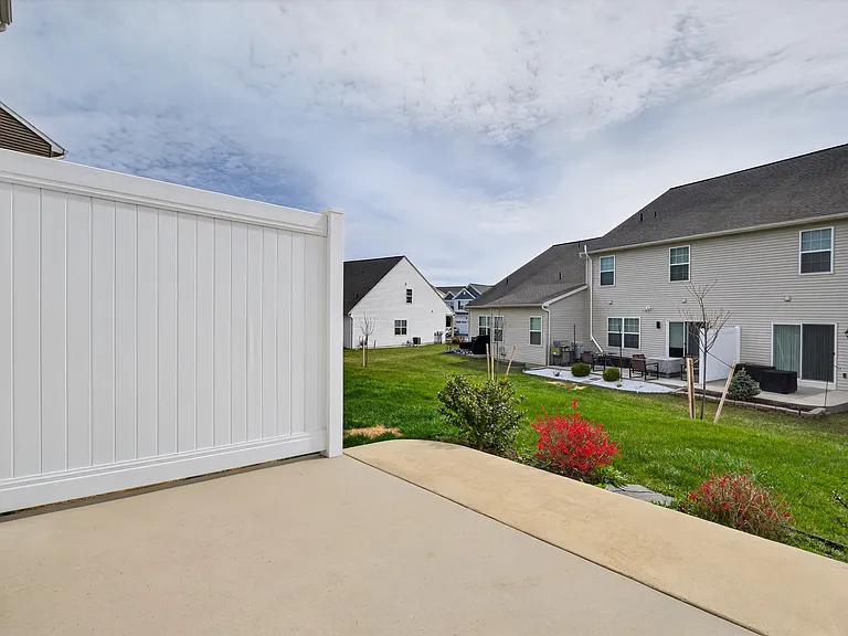 1772 Fairbank Ln — Photo 18