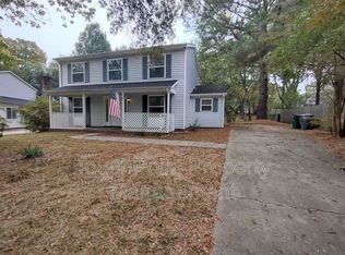 11523 Five Cedars Rd, Charlotte, NC 28226