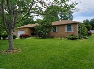 1447 Den Jean Dr NE, Warren, OH