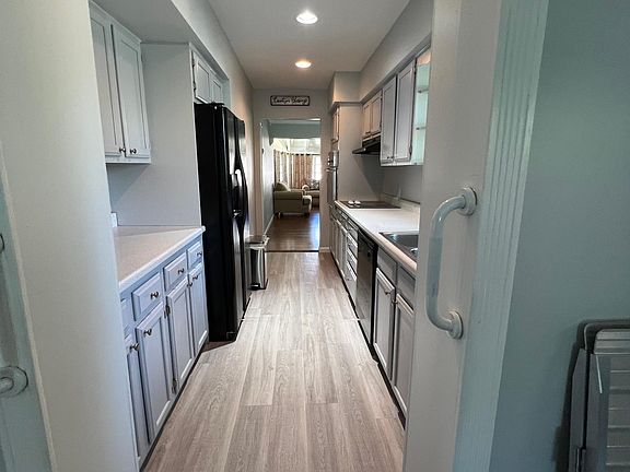 3rd image of 2231 NE 52nd St