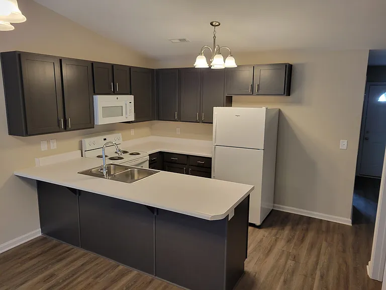 2746 Zoocrest Ave — Photo 5