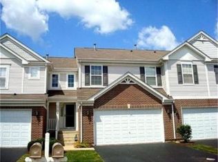 348 Larsdotter Ln, Geneva, IL 60134