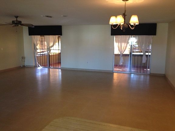 3rd image of 10556 Montpelier Cir
