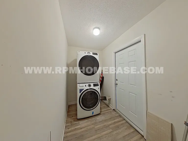 92 5th Ave #6 — Photo 17