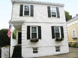 6 Appleby St, Newport, RI 02840
