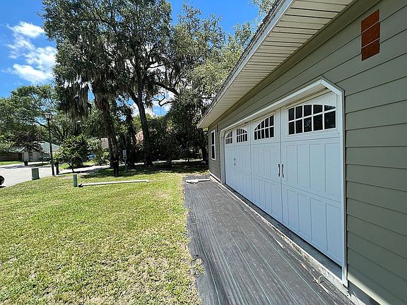 3rd image of 4455 Barnaby Dr