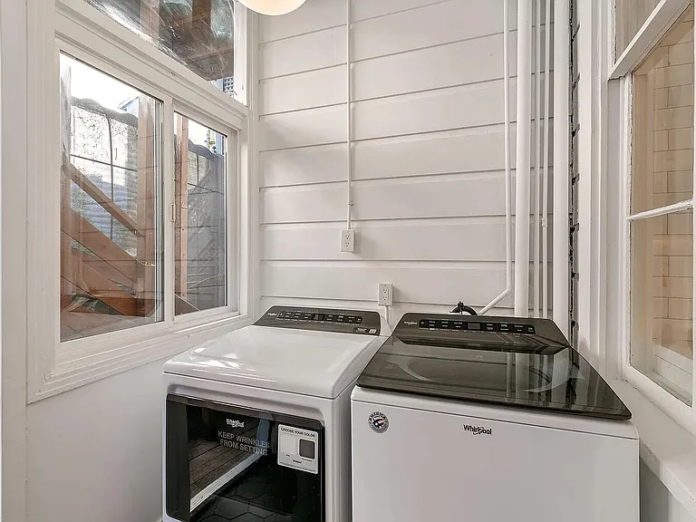 1479 Guerrero St — Photo 24