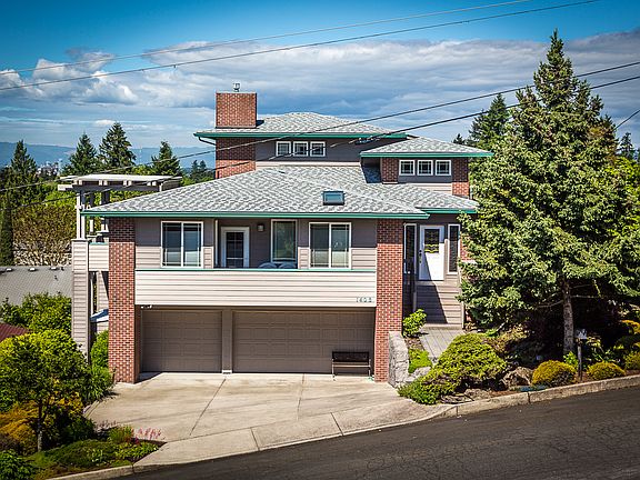 2nd image of 1408 Grand Pl