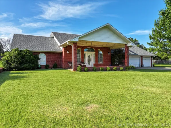 1012 Elm Dr, Sulphur, OK 73086